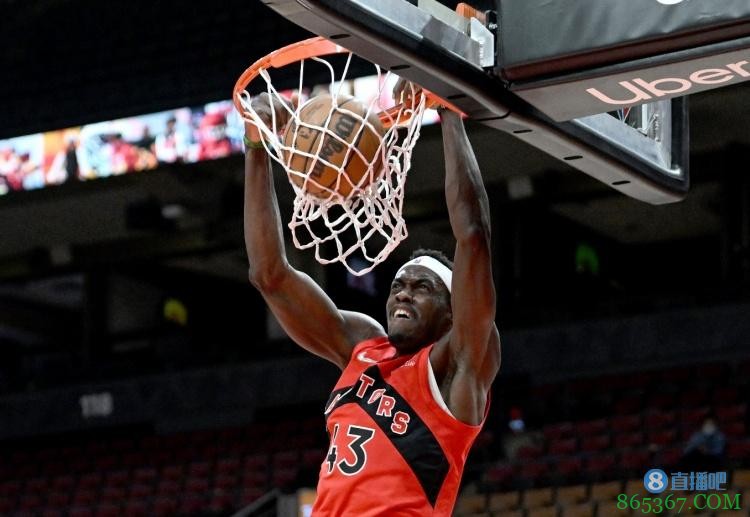 自97-98赛季以来 西亚卡姆和特伦特成第三对半场各得25+的双人组