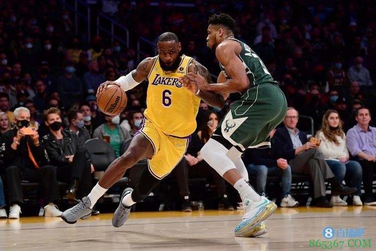 得分榜前三詹姆斯&字母哥&恩比德都达到30+ 上一次还是05-06赛季