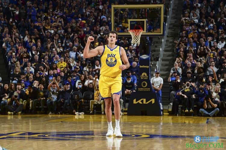 科尔称赞别利察季后赛表现：他技术纯熟 看他打球非常有趣