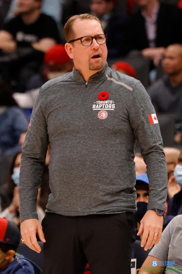 湖人记者Q&A:斯奈德是最现实主帅人选 相比蒙克追求侧翼更关键