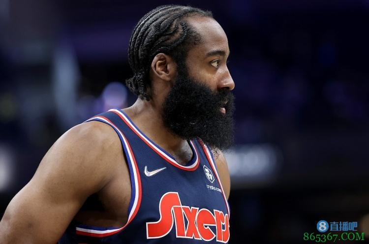 76人上半场落后猛龙10分 哈登8中4得到12分5助攻3失误