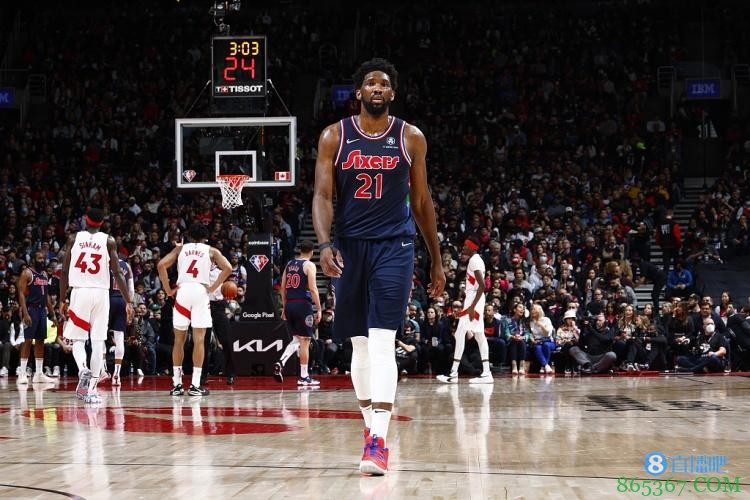 带伤出战！恩比德全场16中7&罚球9中7 得21分8板3助5失误