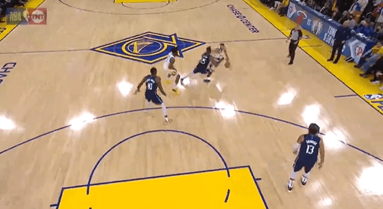 苏群专栏:西决G2 勇士大逆转 可不靠三分