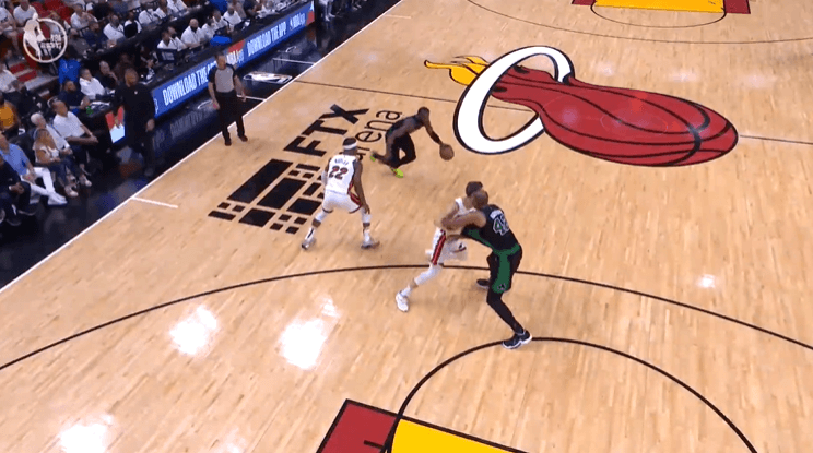 苏群专栏:东决为什么打得这么难看?