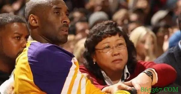 队记：湖人与六冠功臣&运动表现主管司徒敏仪分道扬镳