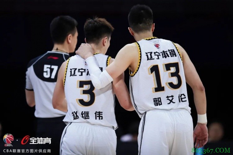 苏群专栏:是谁把郭艾伦和赵继伟对立起来?