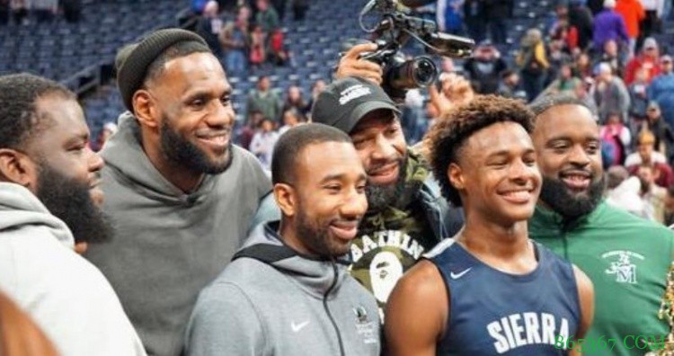 高中队友就职杜肯大学首席助教!詹姆斯:恭喜 我的兄弟