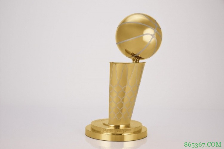 今年季后赛新增分区决赛MVP奖项 奖杯分别以伯德&魔术师命名