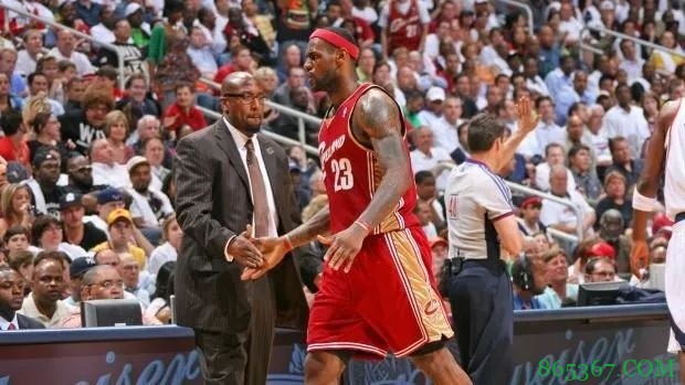 塔图姆从扬尼斯手中抢出第七场 “第六场克莱”终于归来