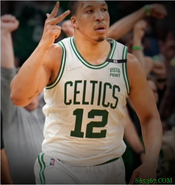 凯尔特人的奋战与卢卡的魔术下，上届东西部冠军同日倒塌