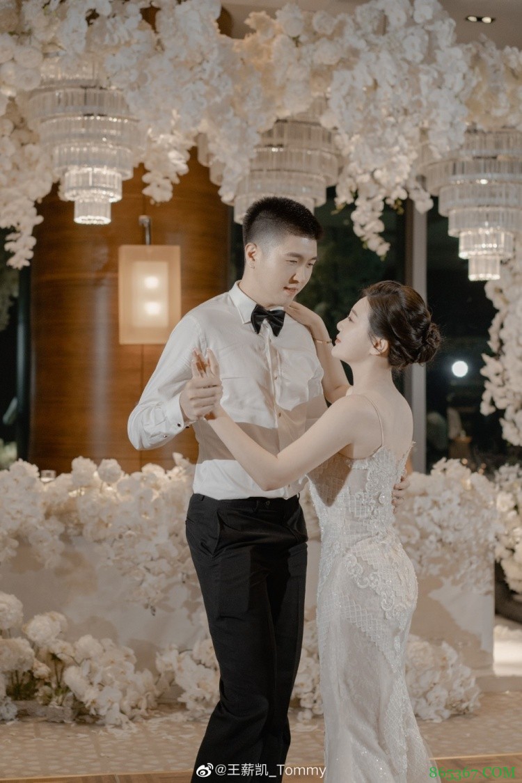 王薪凯：感谢杜导&联哥等人的祝福 祝福大家以后步步生花一路繁华