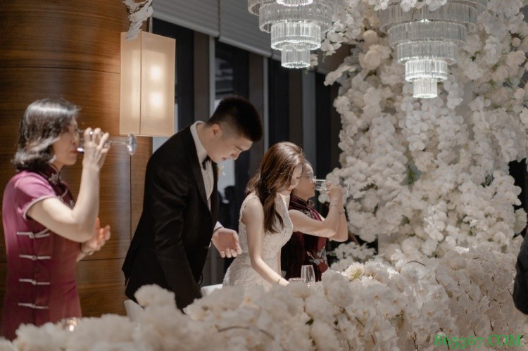 王薪凯妻子发博晒照：自己精心设计和策划的婚礼圆满完成