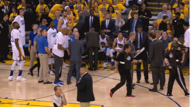 科尔称G6的几次失误让他差点砸啤酒杯!美媒调侃:战术板安全了