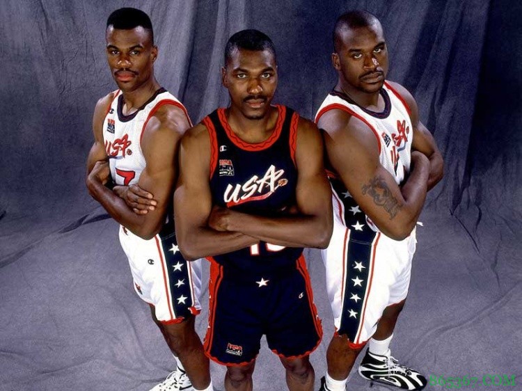 哪位90年代中锋可进入现MVP讨论？詹姆斯回复KD：鲨鱼/大梦/上将