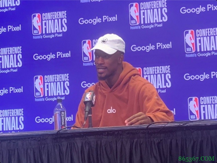 巴特勒:我喜欢对抗 我想冲进人堆里 看看谁先倒下谁先退缩