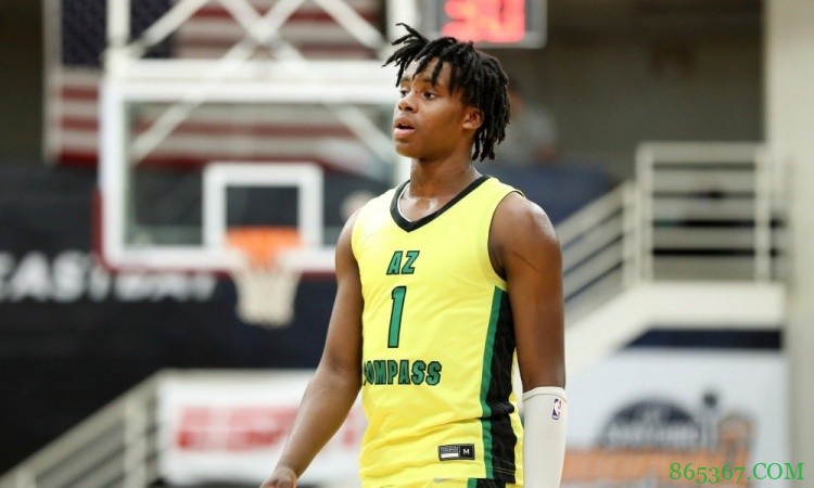 再现詹瓜友情岁月，老詹传记片饰演詹瓜的2位高中生球员何人也？