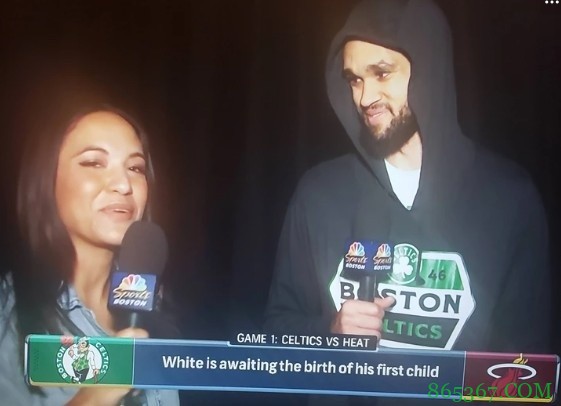 范乔丹剧本?绿军后卫德里克-怀特将在一周内迎来孩子的出生