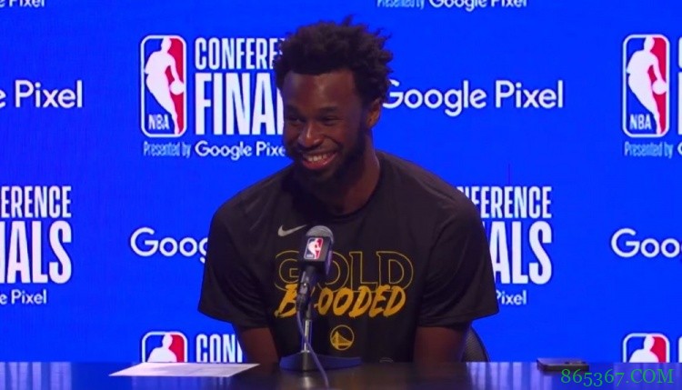 ?勇记:维金斯今天在发布会上至少笑了10次 我从未见过!