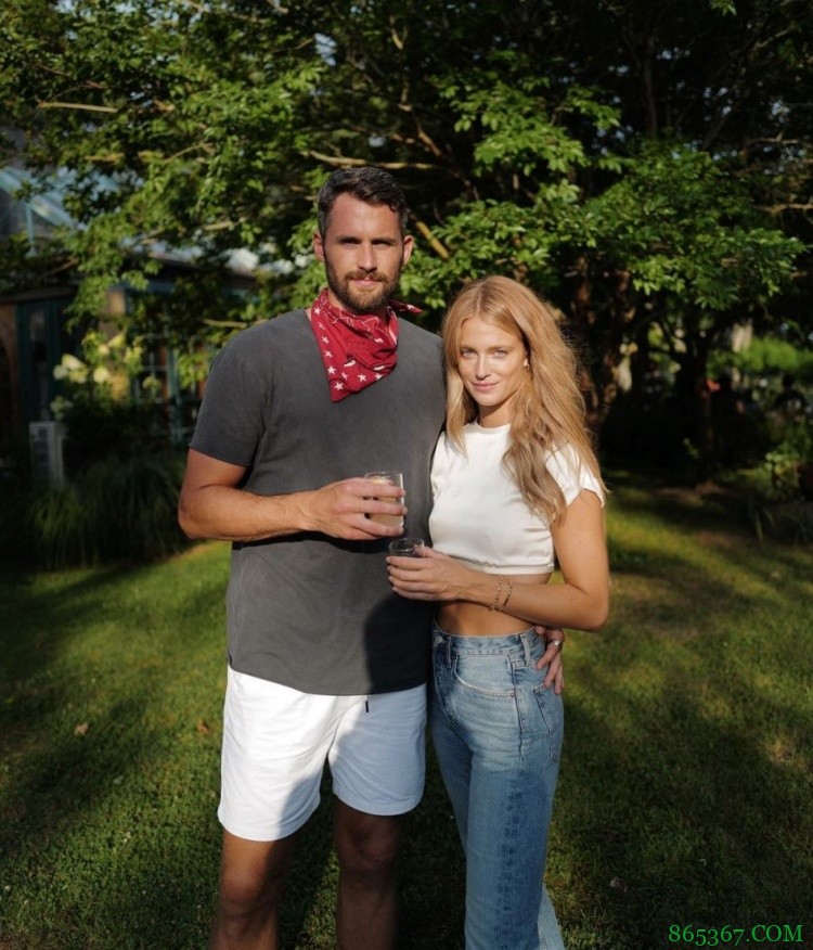 【夜谈会】520快乐!十位美女 谁是最美球星伴侣?