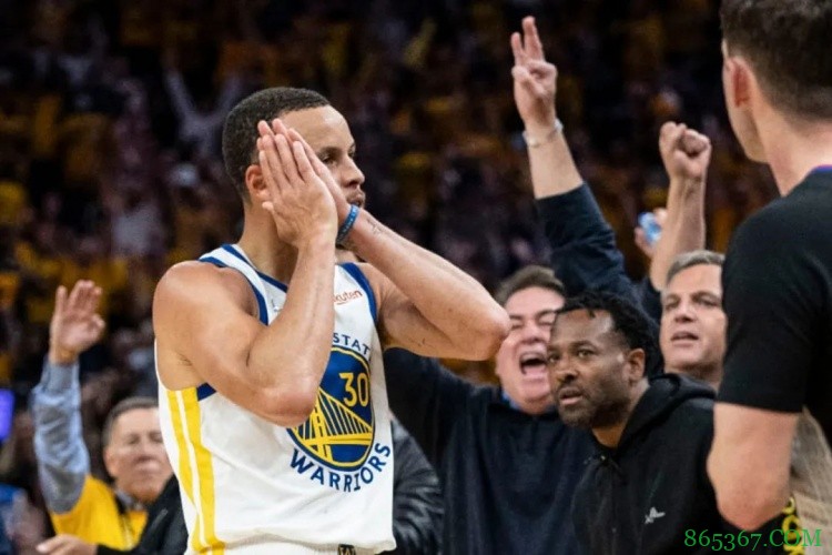 苏群专栏:西决G2 勇士大逆转 可不靠三分