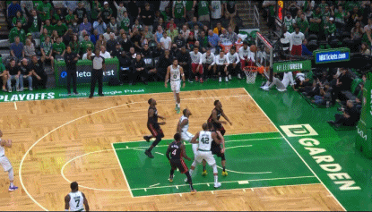 斯玛特脚踝扭伤被搀扶出场！追梦发推：斯玛特??