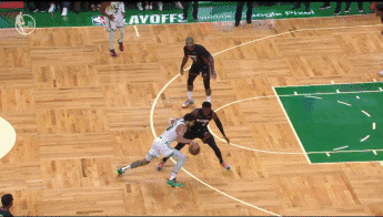 乌度卡:塔图姆肩膀只是刺痛&伤情并不严重 斯玛特应该也可以打G4