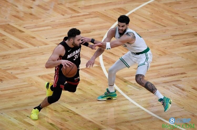 洛瑞让你投关键球心里想啥?斯特鲁斯:出手!感谢队友对我的信任