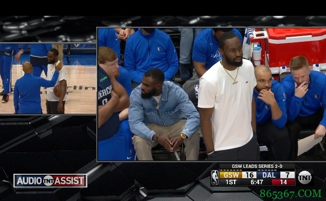 ?裁判赛前要求平森换掉白T恤 后者并未真的履行