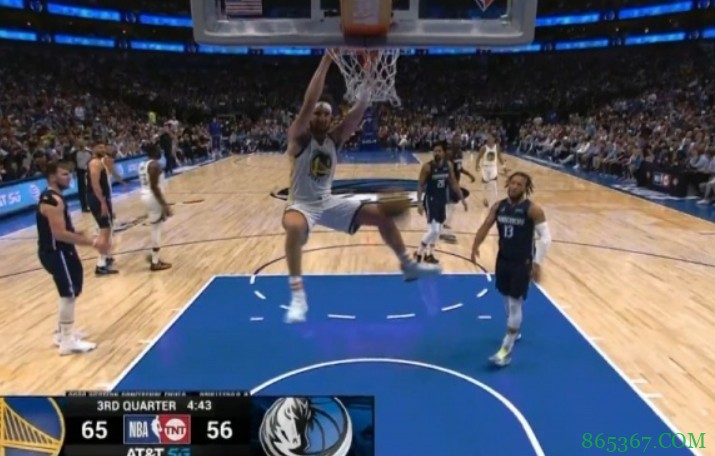 弹跳惊人！克莱空切篮下大猩猩暴扣 独行侠喊停！