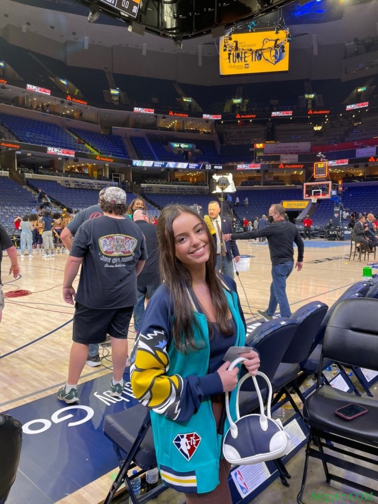 灰熊女球迷：追梦找裁判的时间 比多数人跟家里人对话时间都长