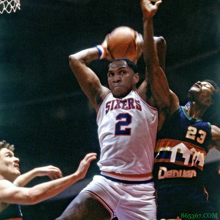 捍卫禁区!勇士记者P图怒吹卢尼:摩西-马卢尼!