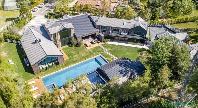 本西2300万美元挂牌其在LA隐山市豪宅 比一年前购入价高550万