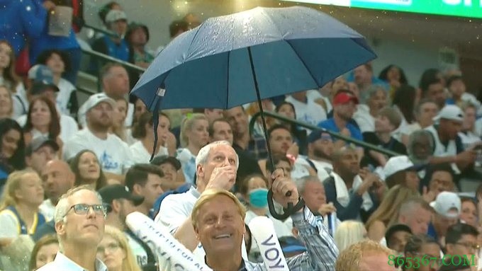 雨花有丶大！独行侠三节轰进19记三分 命中率高达54.3%