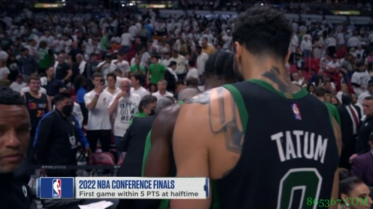 今天没花!今年东部决赛首次出现分差在5分及以内的半场比分