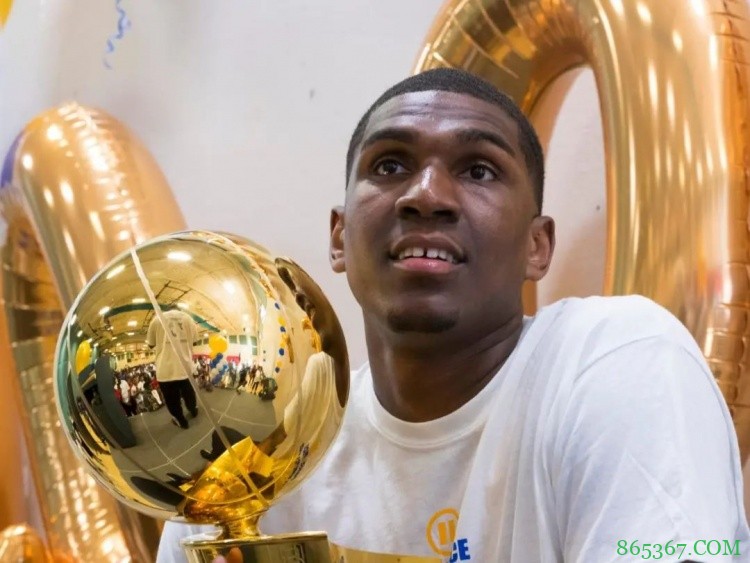 老将凯文-卢尼，其实才26岁……