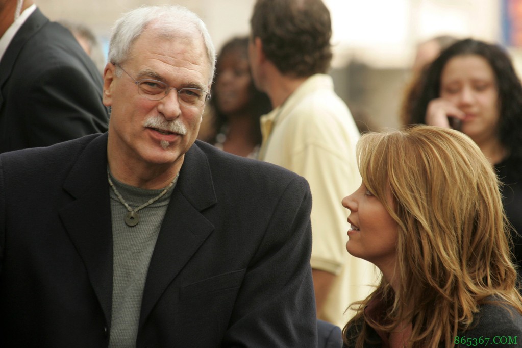 专访|珍妮-巴斯:我现在并不开心 但我发誓会让湖人变得更好