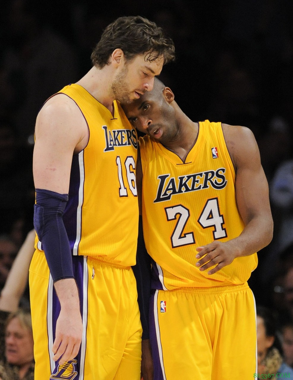 2010年的今天：加索尔关键补篮助湖人客胜雷霆 总比分4-2晋级