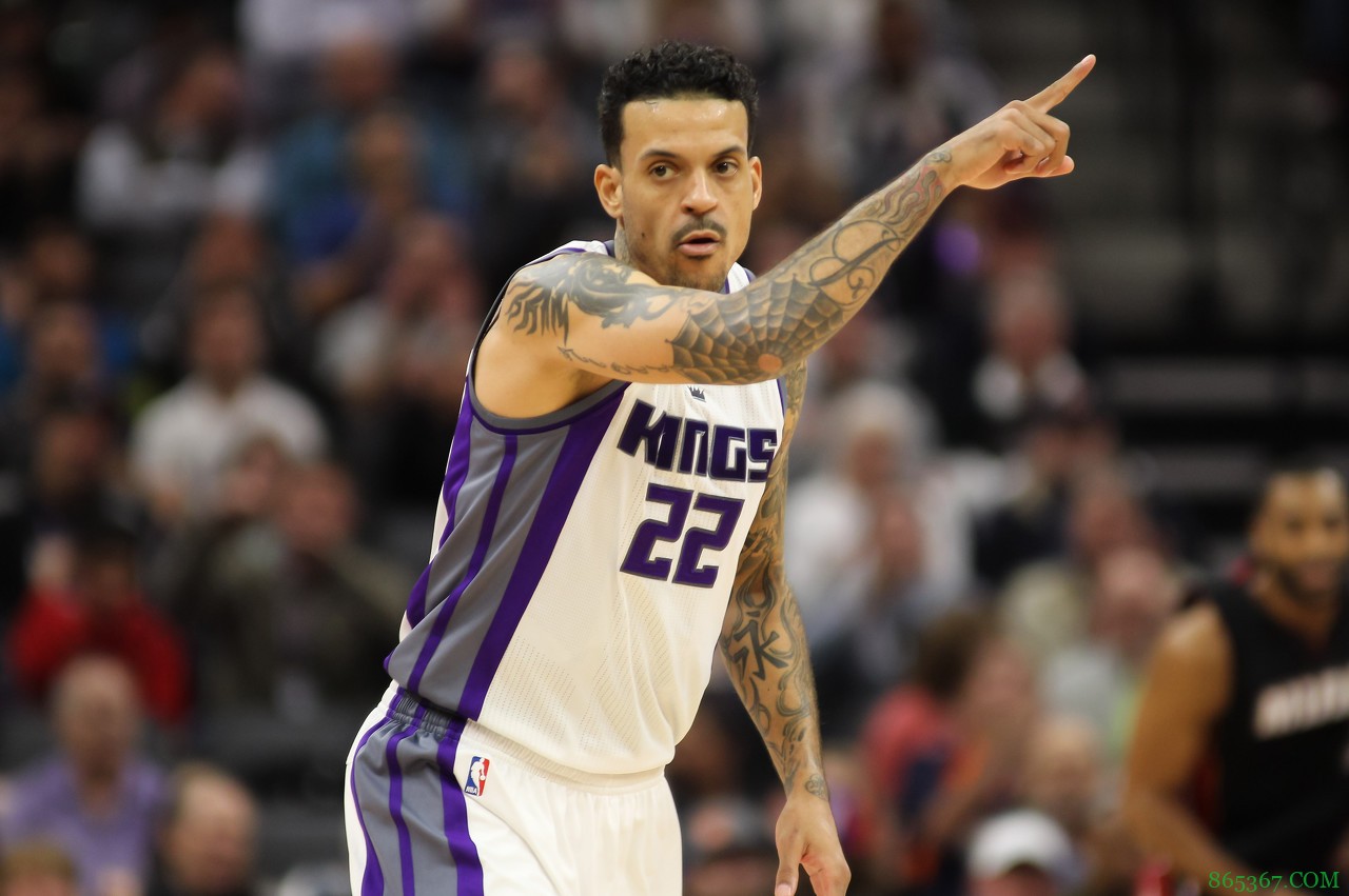 巴恩斯批评贝弗利:他缺钱了 他今天就像是一个小丑在那说话