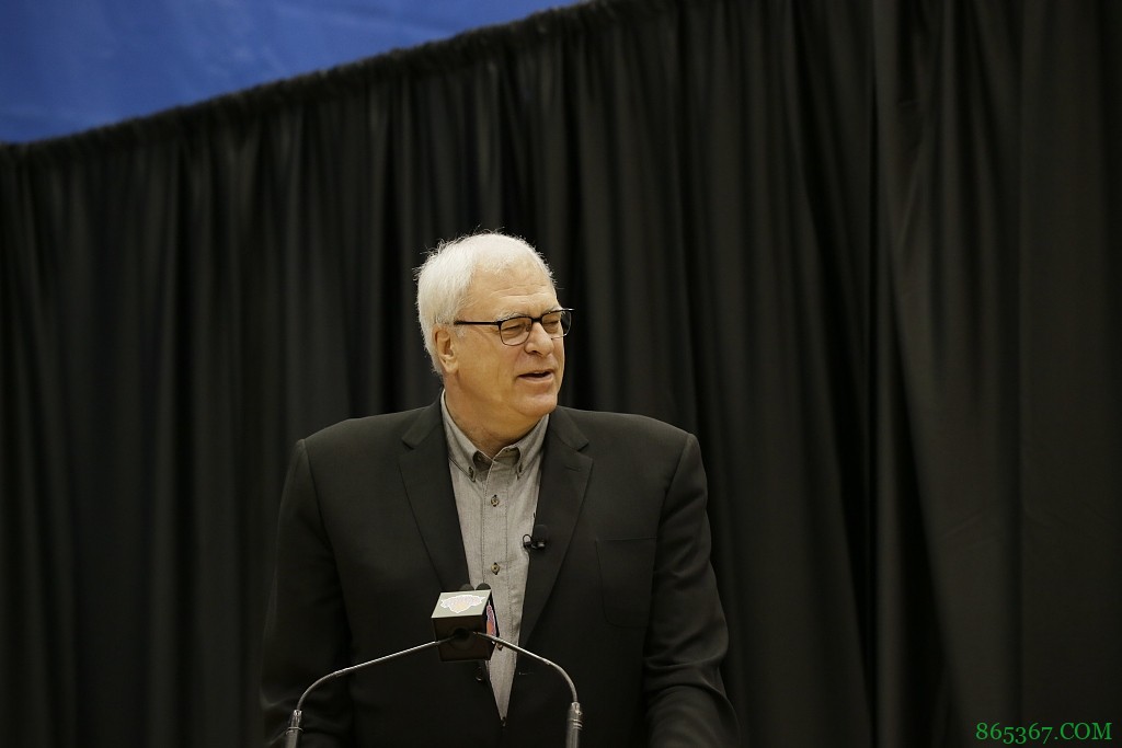 Stein:菲尔-杰克逊目前在为湖人的选帅工作提供建议