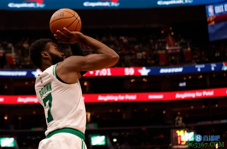 布朗谈赢球:我们不想让赛季之旅结束 球队在场上拼尽了全力