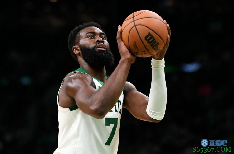 布朗谈输球:阿德巴约在内线打得太舒服 上半场我们给自己挖了坑