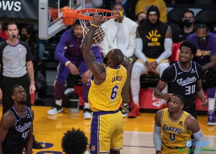 选四个球员参加一场历史扣篮赛?老詹:拉文卡特威尔金斯和我