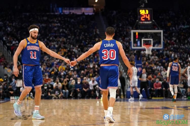 水花季后赛生涯第五次皆50+三分 NBA历史其他二人组合计共五次