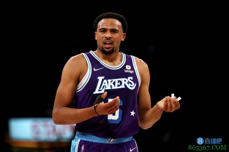 小塔克：持球时我感觉更好 但学会与明星队友一起打球才最重要