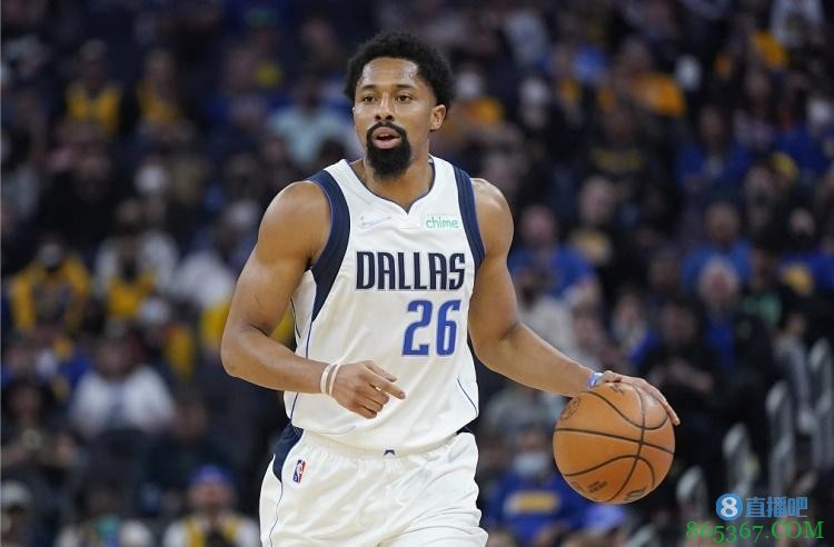 丁威迪:要称赞我们的防守 我们给对方施加了很大压力