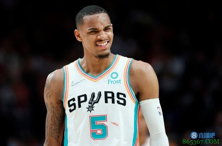 遗憾落选！穆雷晒自己场均数据 场均20分8板9助2断历史唯一！