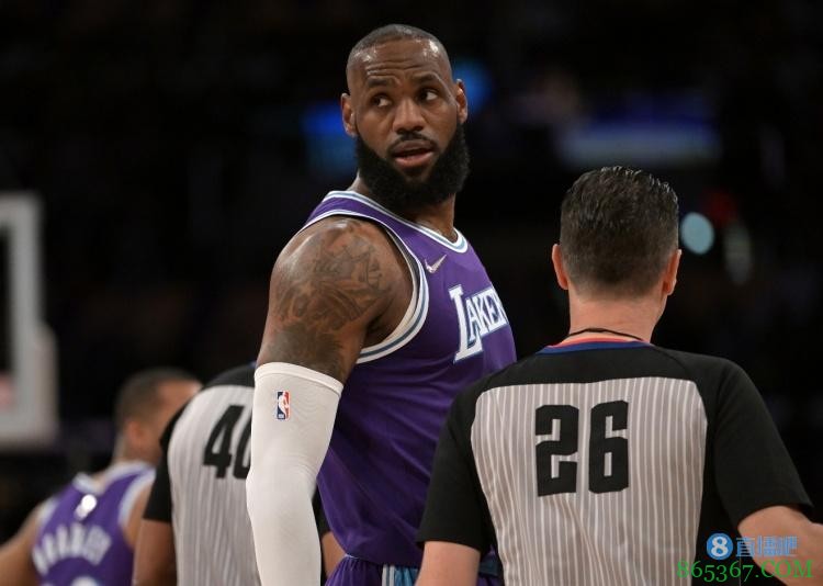 詹姆斯在三支球队均至少4次入选最佳阵容 NBA历史首人