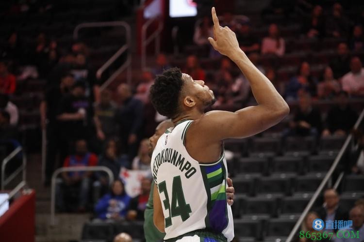 全面表现！字母哥成历史第六位在季后赛多次砍下至少20+12+12球员