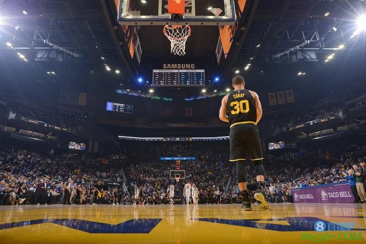 调整过来了!库里前7投仅1中 随后连续命中5球