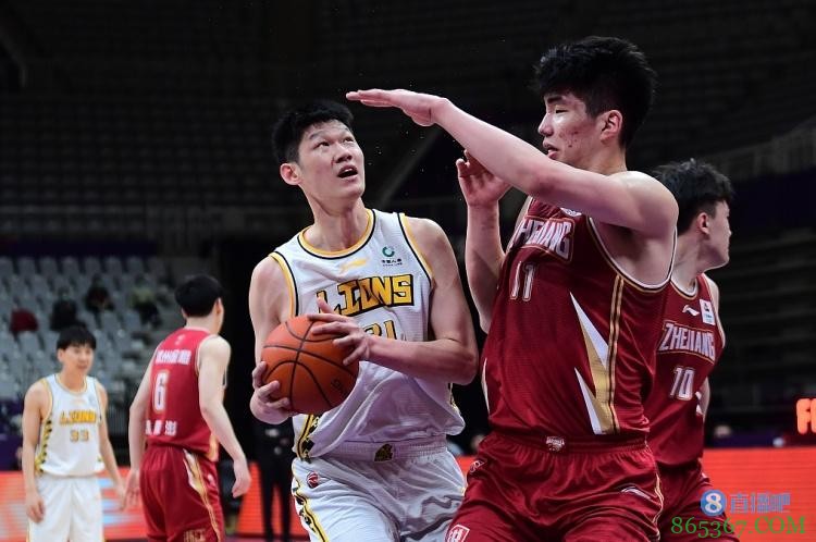 余嘉豪：在CBA我最敬仰的是易建联 最欣赏的球员是胡金秋